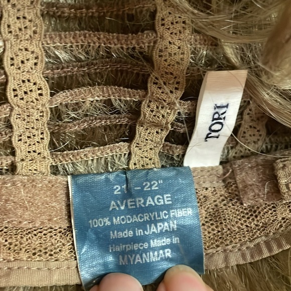 TWC Basics Wig, Light Brown with Blonde Highlights. New never used - Picture 8 of 8